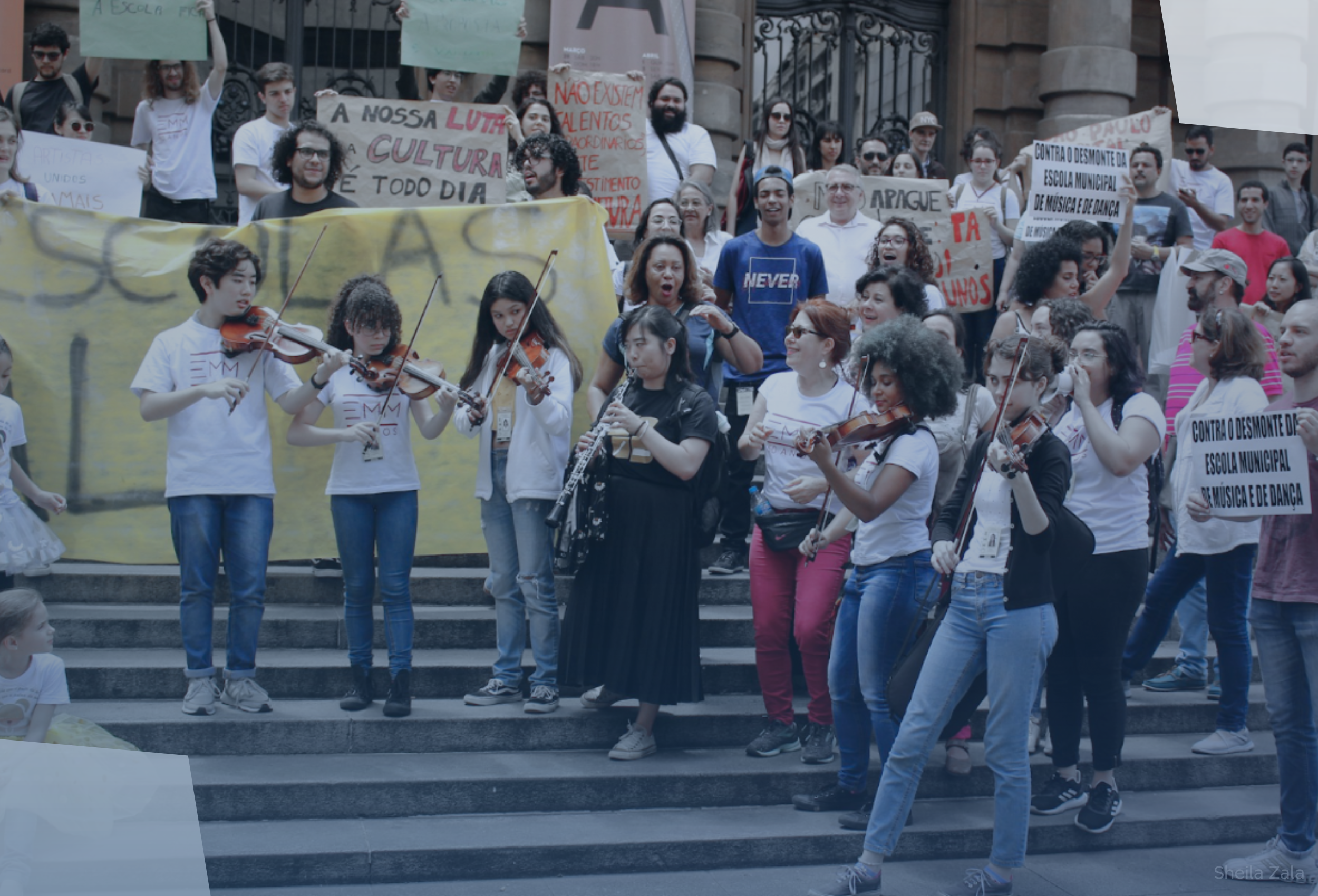 Toninho nadefesa das escolas municipais de música e dança